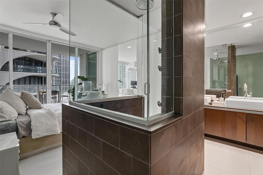 Vendido Recientemente: $545,000 (1 camas, 1 baños, 808 Pies cuadrados)