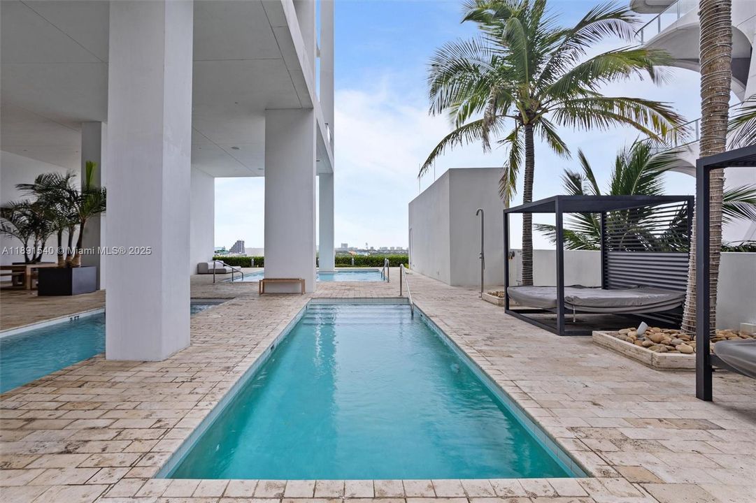 Vendido Recientemente: $545,000 (1 camas, 1 baños, 808 Pies cuadrados)