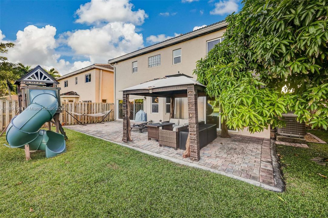 For Sale: $685,000 (3 beds, 2 baths, 2128 Square Feet)