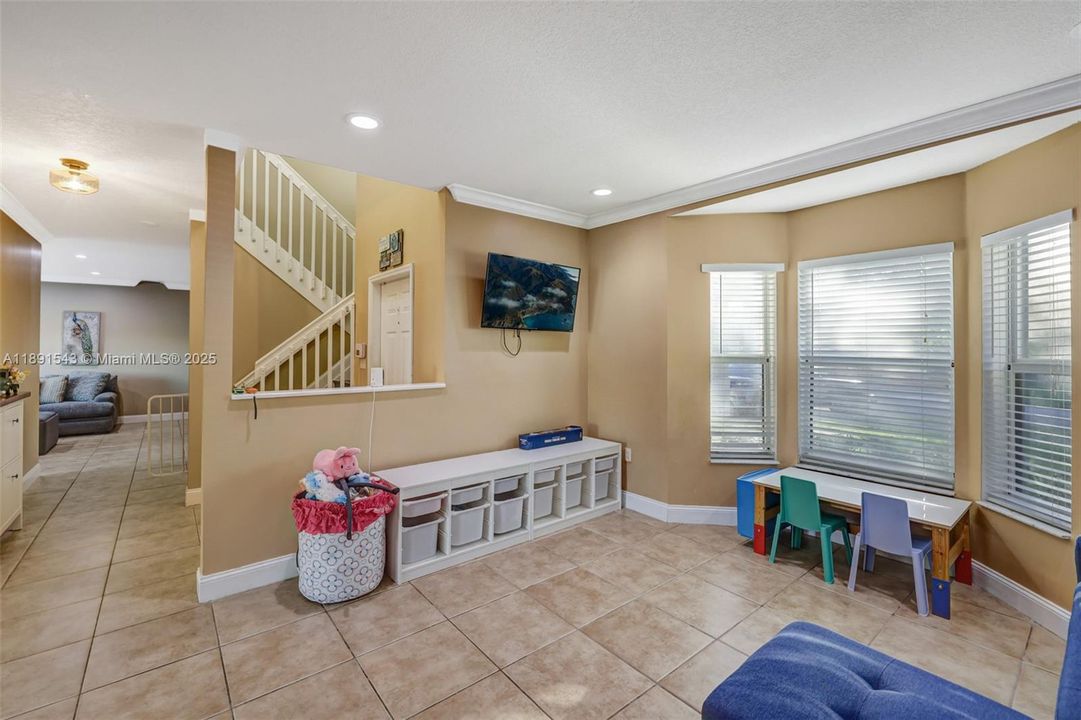 For Sale: $685,000 (3 beds, 2 baths, 2128 Square Feet)