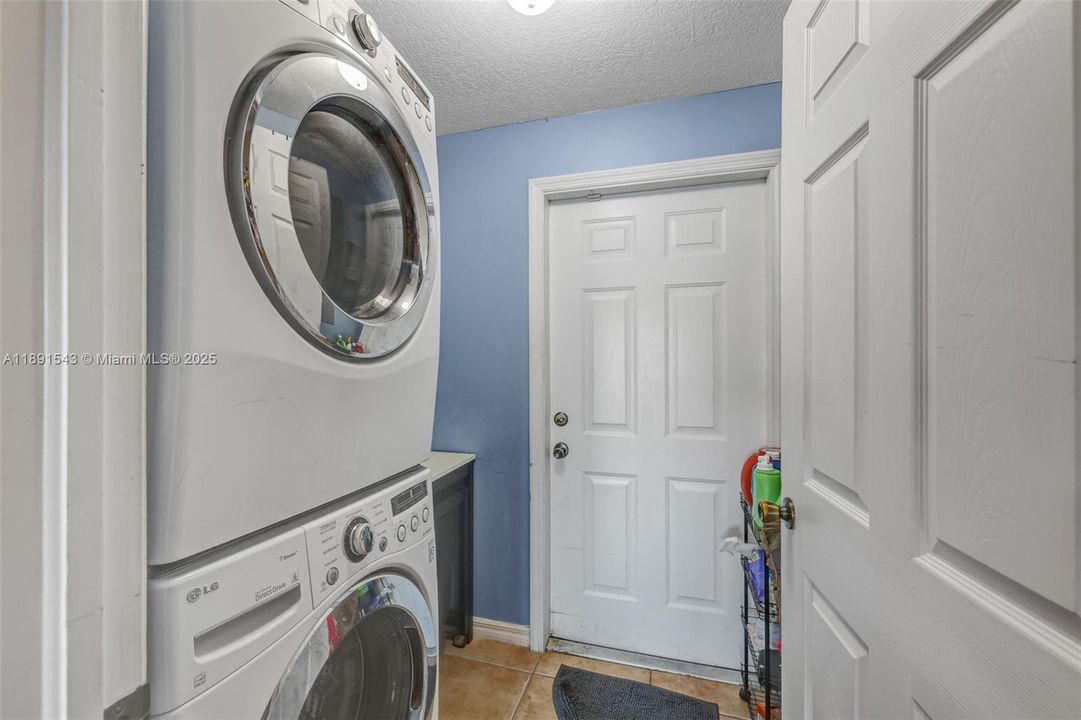 For Sale: $685,000 (3 beds, 2 baths, 2128 Square Feet)