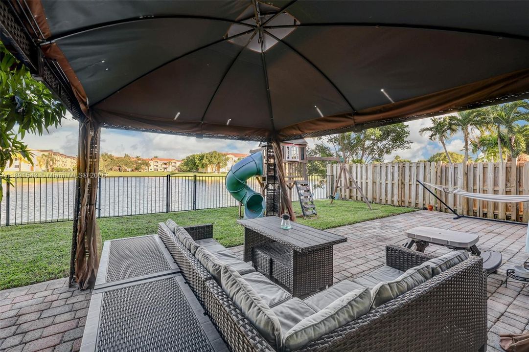 For Sale: $685,000 (3 beds, 2 baths, 2128 Square Feet)