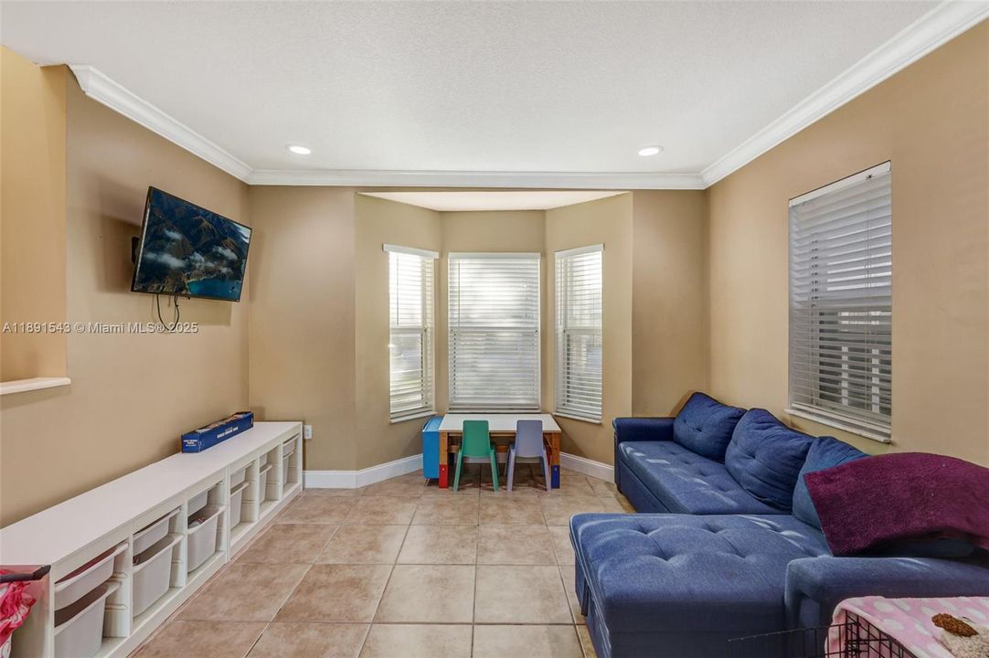 For Sale: $685,000 (3 beds, 2 baths, 2128 Square Feet)