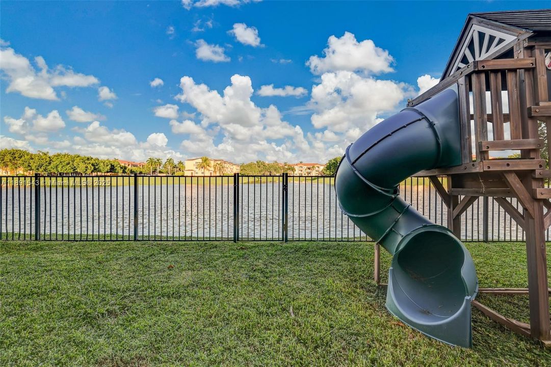 For Sale: $685,000 (3 beds, 2 baths, 2128 Square Feet)