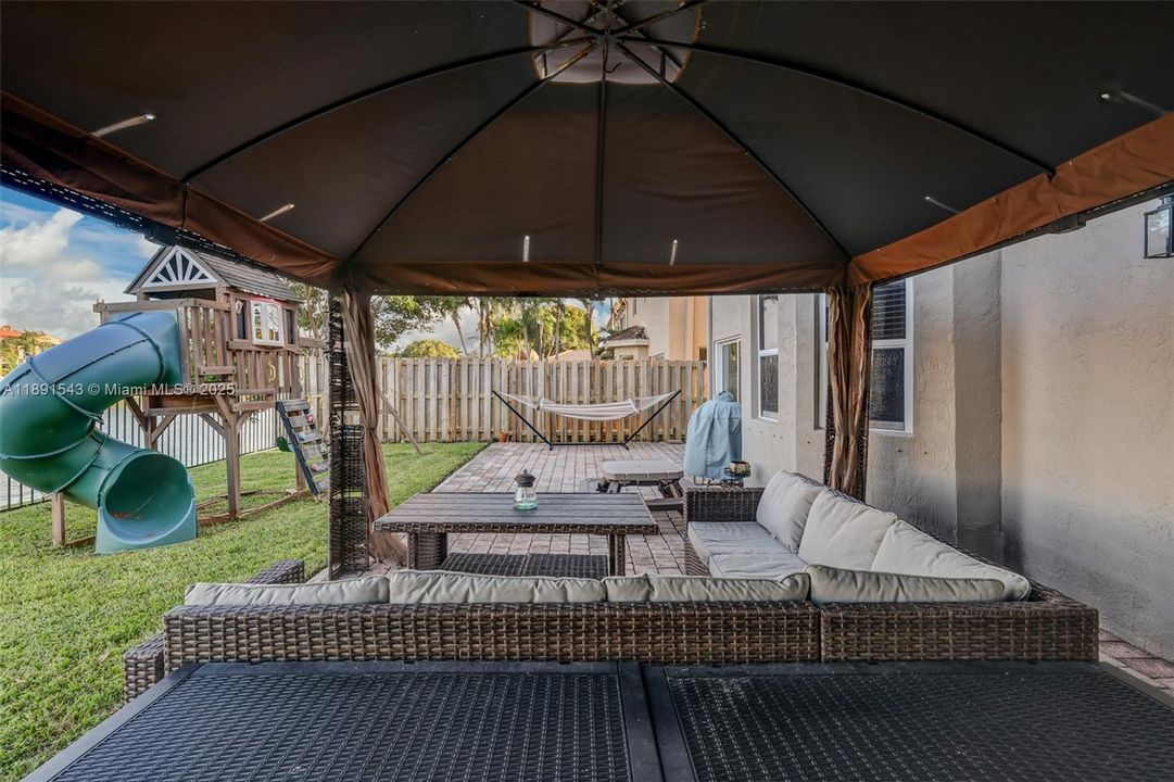 For Sale: $685,000 (3 beds, 2 baths, 2128 Square Feet)