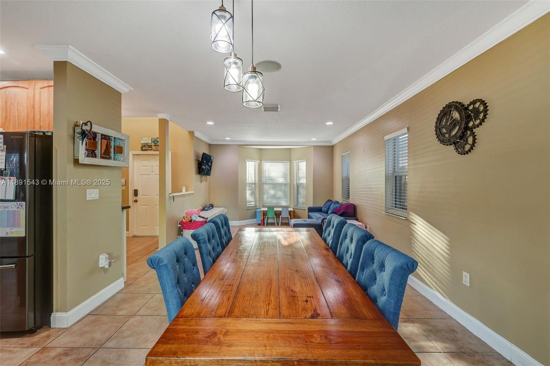 For Sale: $685,000 (3 beds, 2 baths, 2128 Square Feet)