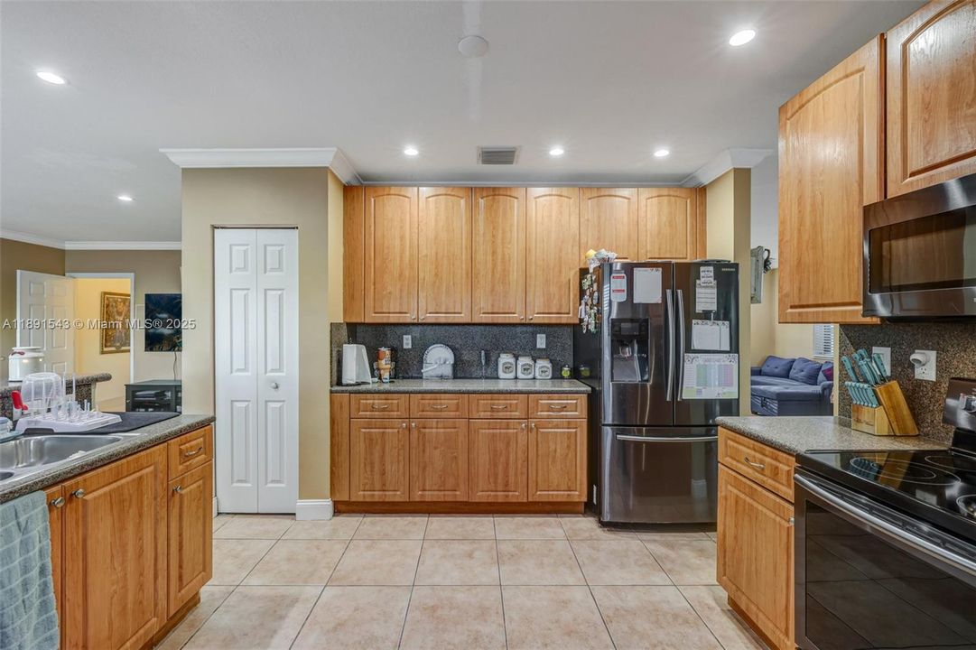 For Sale: $685,000 (3 beds, 2 baths, 2128 Square Feet)