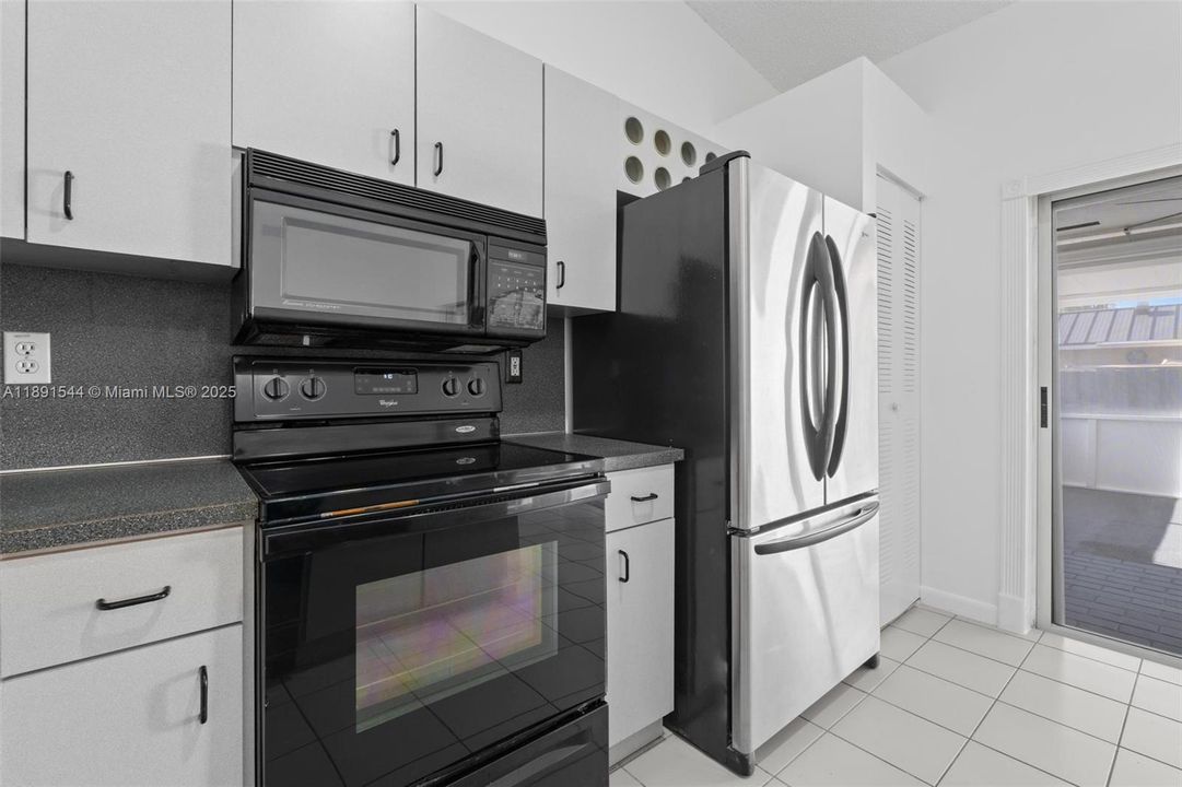 Recientemente alquilado: $3,500 (3 camas, 2 baños, 1487 Pies cuadrados)