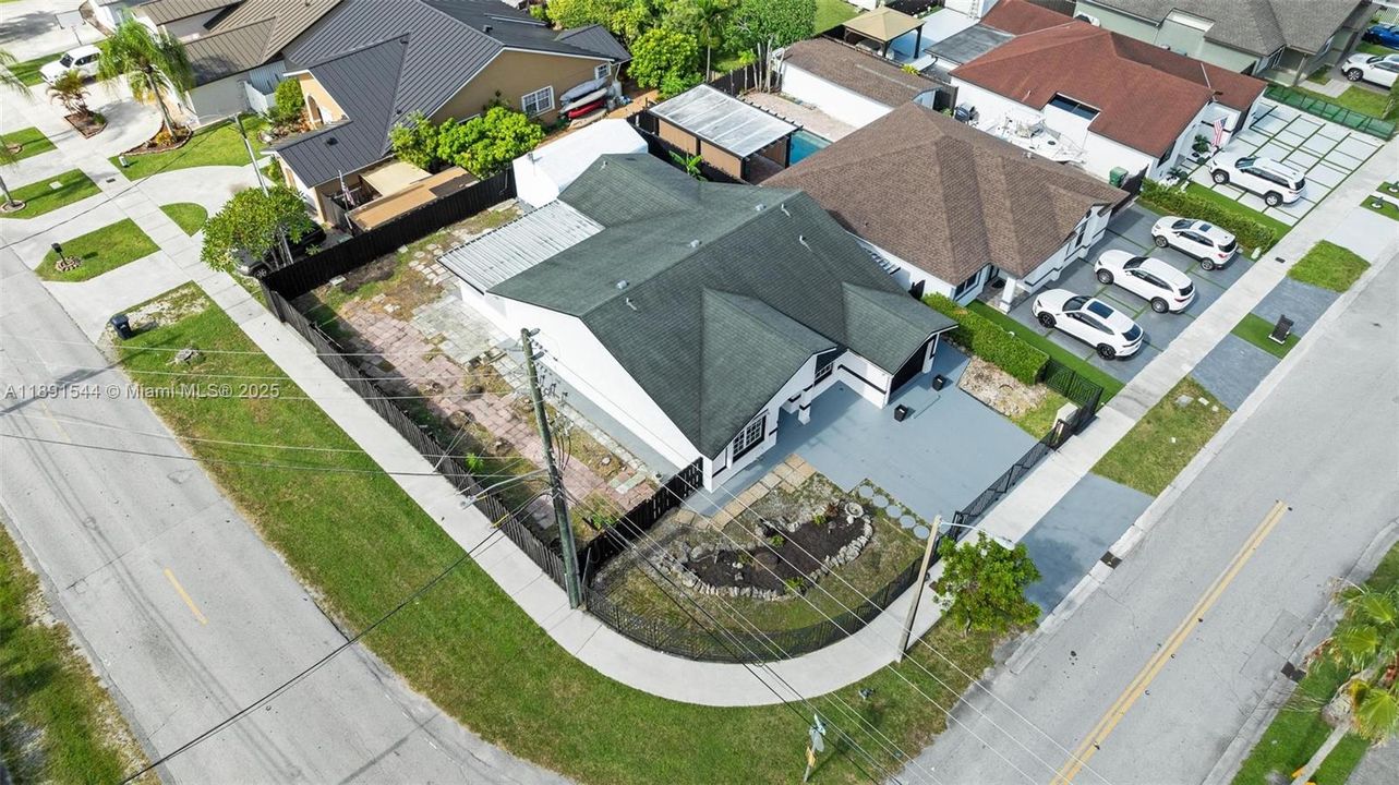 Recientemente alquilado: $3,500 (3 camas, 2 baños, 1487 Pies cuadrados)