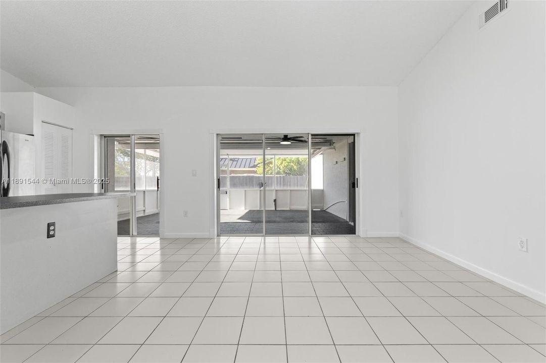 Recientemente alquilado: $3,500 (3 camas, 2 baños, 1487 Pies cuadrados)