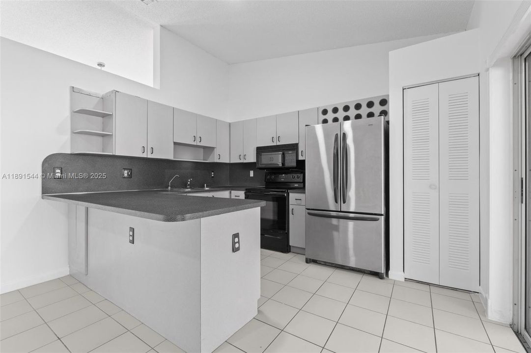 Recientemente alquilado: $3,500 (3 camas, 2 baños, 1487 Pies cuadrados)