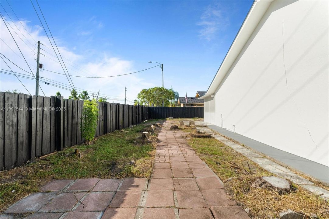 Recientemente alquilado: $3,500 (3 camas, 2 baños, 1487 Pies cuadrados)