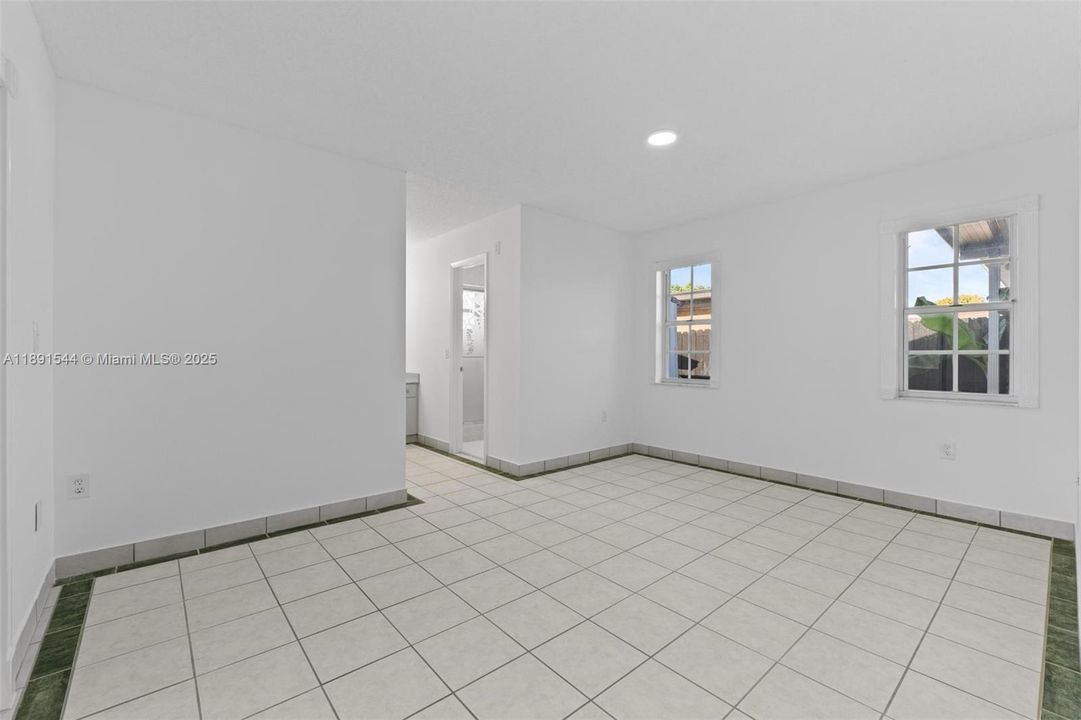 Recientemente alquilado: $3,500 (3 camas, 2 baños, 1487 Pies cuadrados)