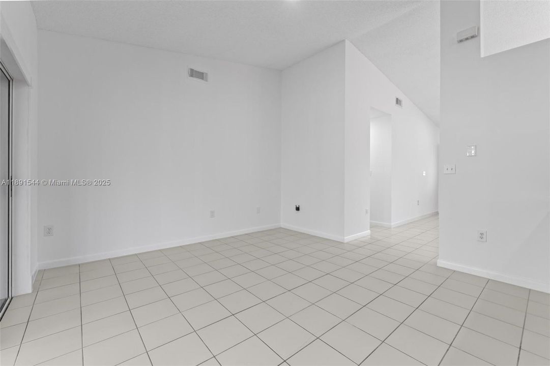 Recientemente alquilado: $3,500 (3 camas, 2 baños, 1487 Pies cuadrados)