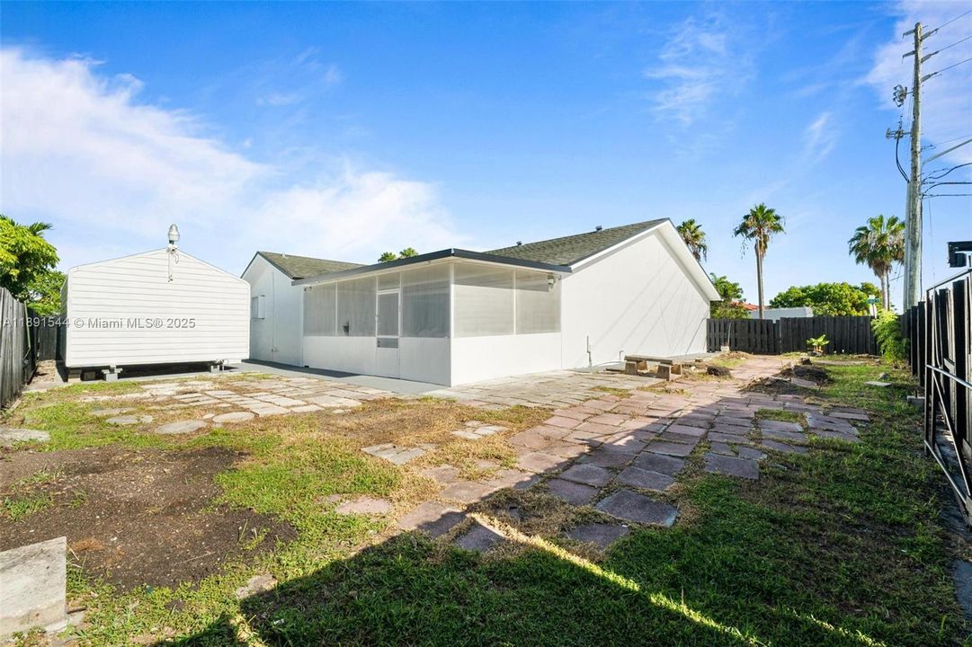 Recientemente alquilado: $3,500 (3 camas, 2 baños, 1487 Pies cuadrados)