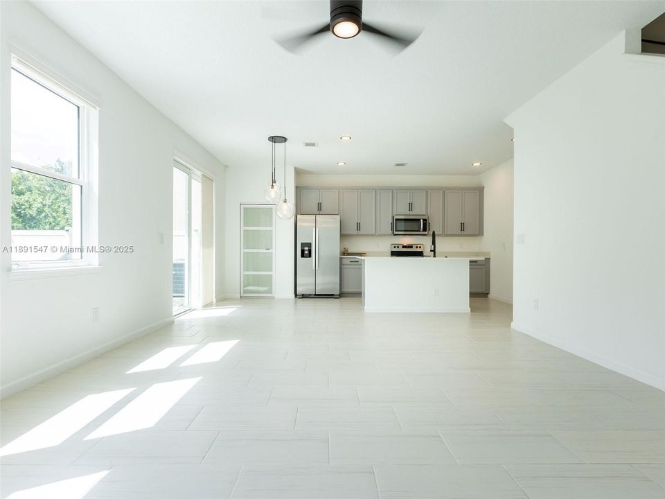 Active With Contract: $535,000 (3 beds, 2 baths, 1692 Square Feet)