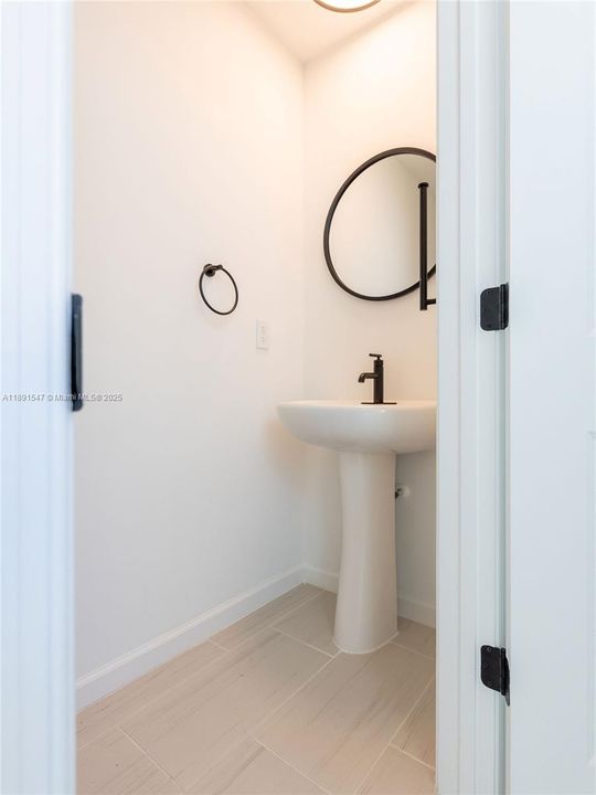 Active With Contract: $535,000 (3 beds, 2 baths, 1692 Square Feet)