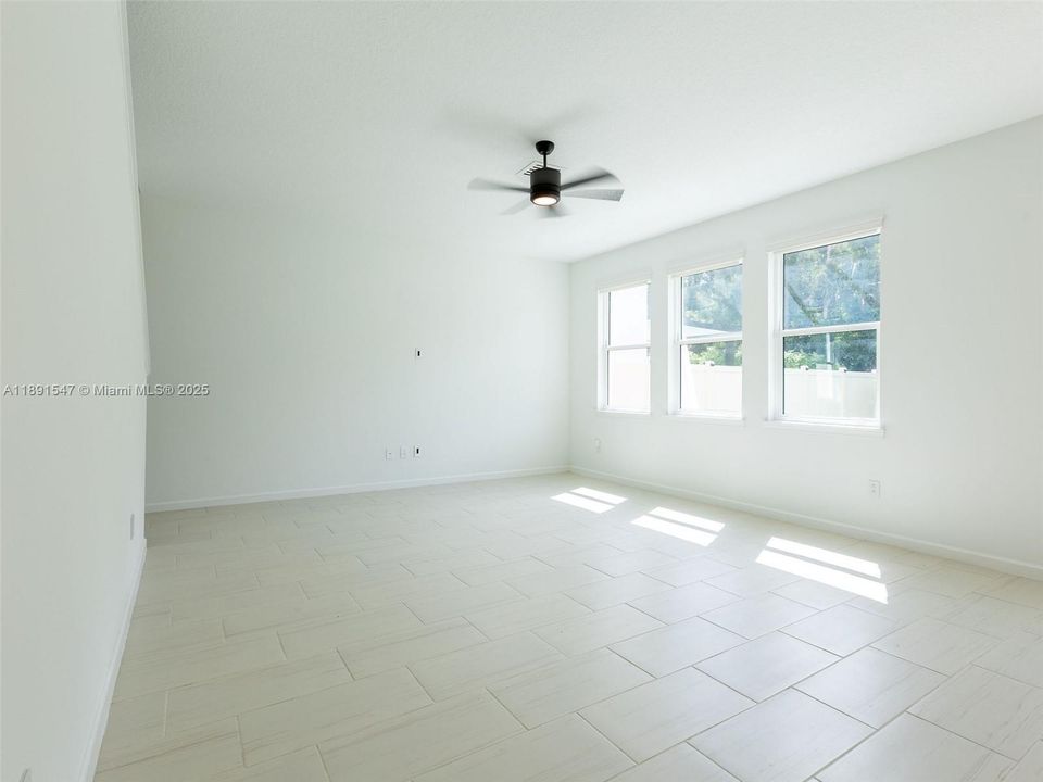 Active With Contract: $535,000 (3 beds, 2 baths, 1692 Square Feet)