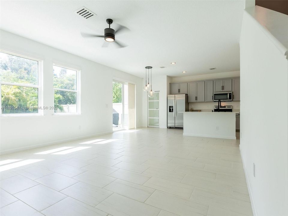 Active With Contract: $535,000 (3 beds, 2 baths, 1692 Square Feet)