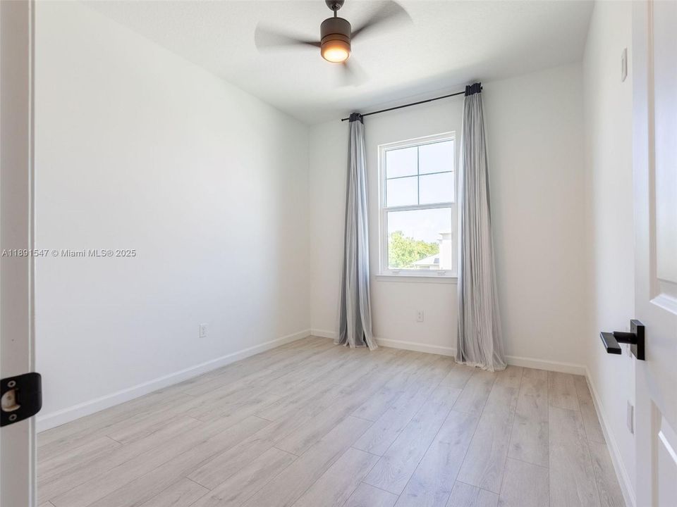 Active With Contract: $535,000 (3 beds, 2 baths, 1692 Square Feet)