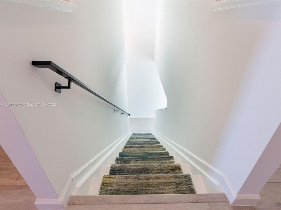 Active With Contract: $535,000 (3 beds, 2 baths, 1692 Square Feet)