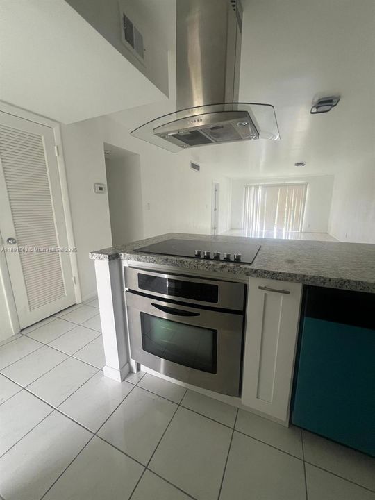 Active With Contract: $139,000 (2 beds, 2 baths, 1200 Square Feet)