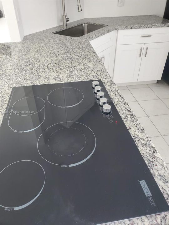 Active With Contract: $139,000 (2 beds, 2 baths, 1200 Square Feet)