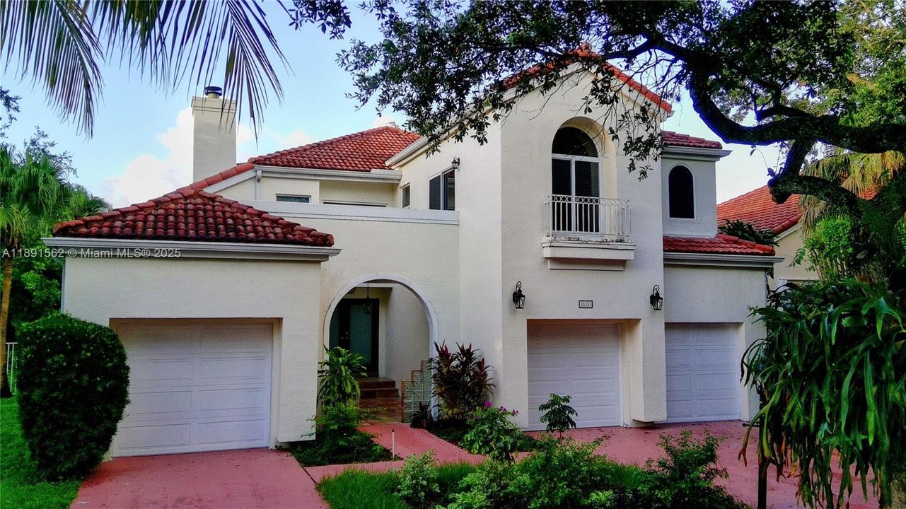 出租: $5,200 (4 贝兹, 3 浴室, 2830 平方英尺)