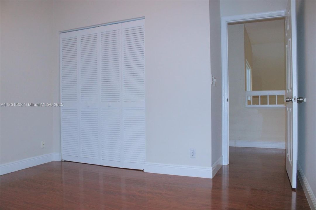 出租: $5,200 (4 贝兹, 3 浴室, 2830 平方英尺)