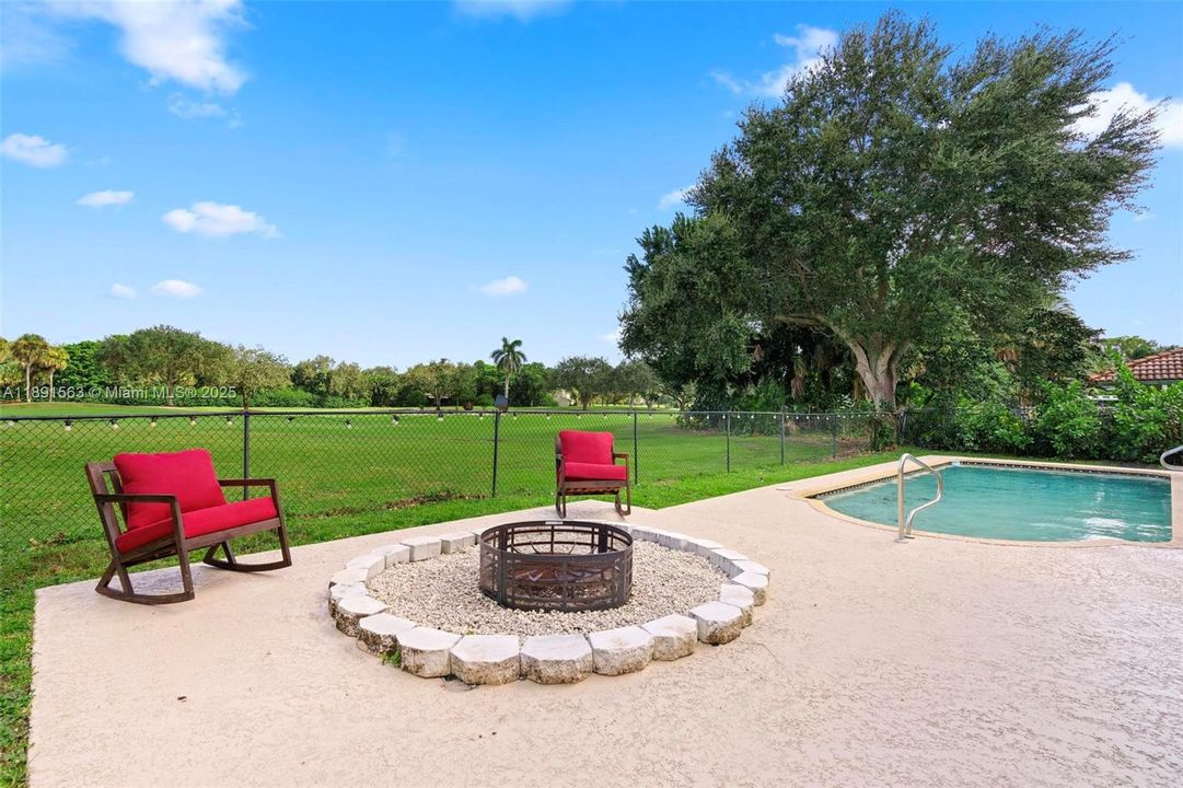 Active With Contract: $965,000 (4 beds, 2 baths, 2801 Square Feet)