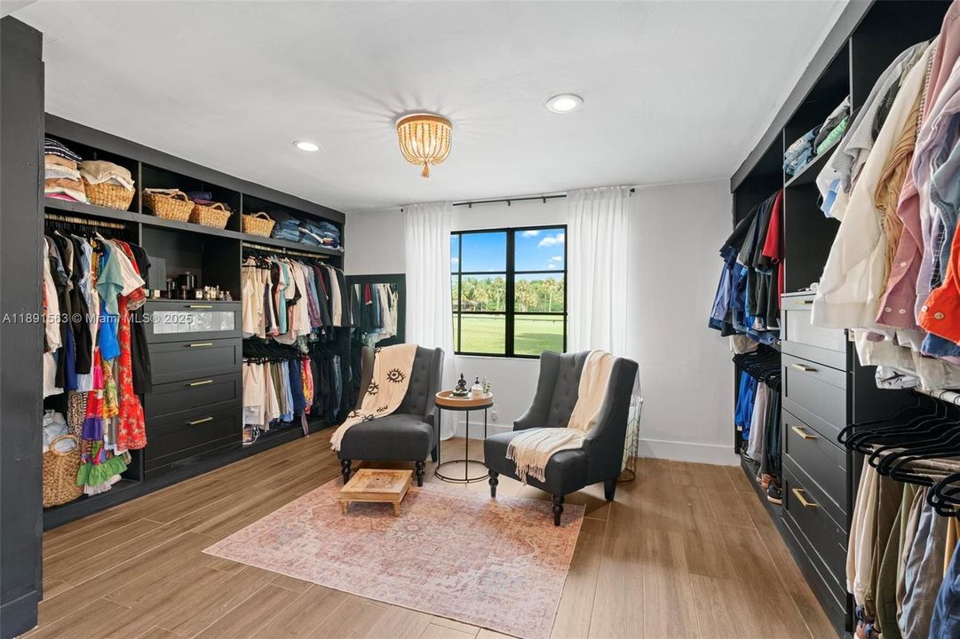 Active With Contract: $965,000 (4 beds, 2 baths, 2801 Square Feet)