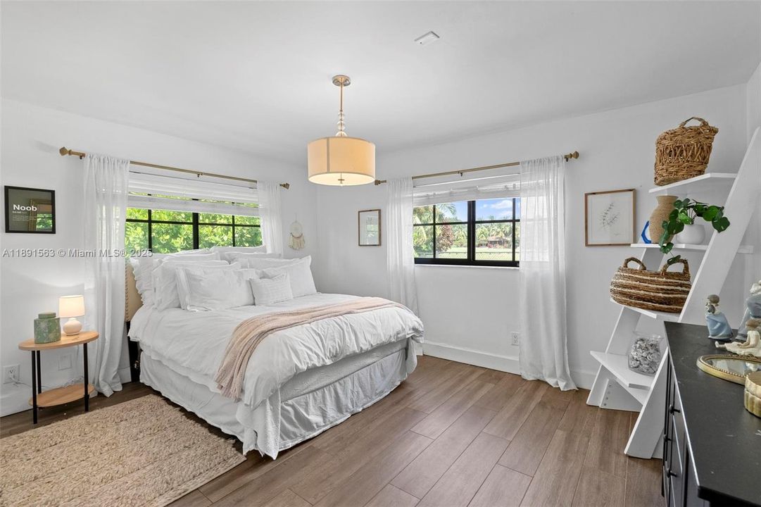 Active With Contract: $965,000 (4 beds, 2 baths, 2801 Square Feet)