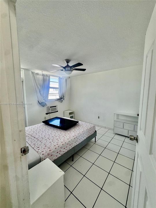 合同活跃: $2,000 (1 贝兹, 1 浴室, 490 平方英尺)