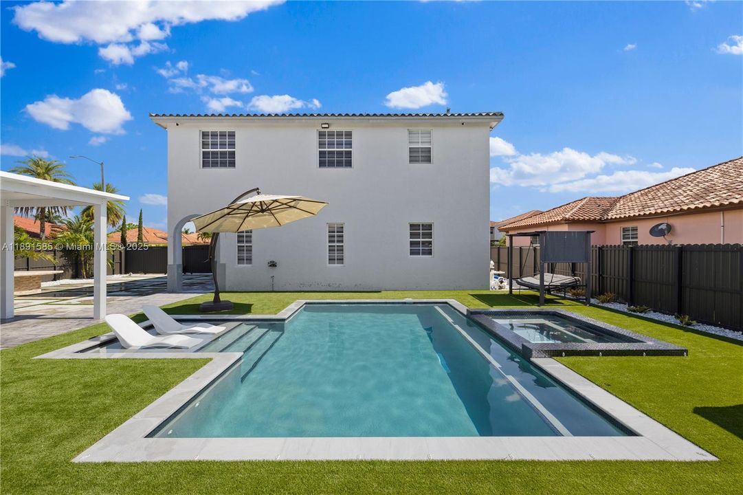 Recently Rented: $5,950 (4 beds, 3 baths, 2300 Square Feet)