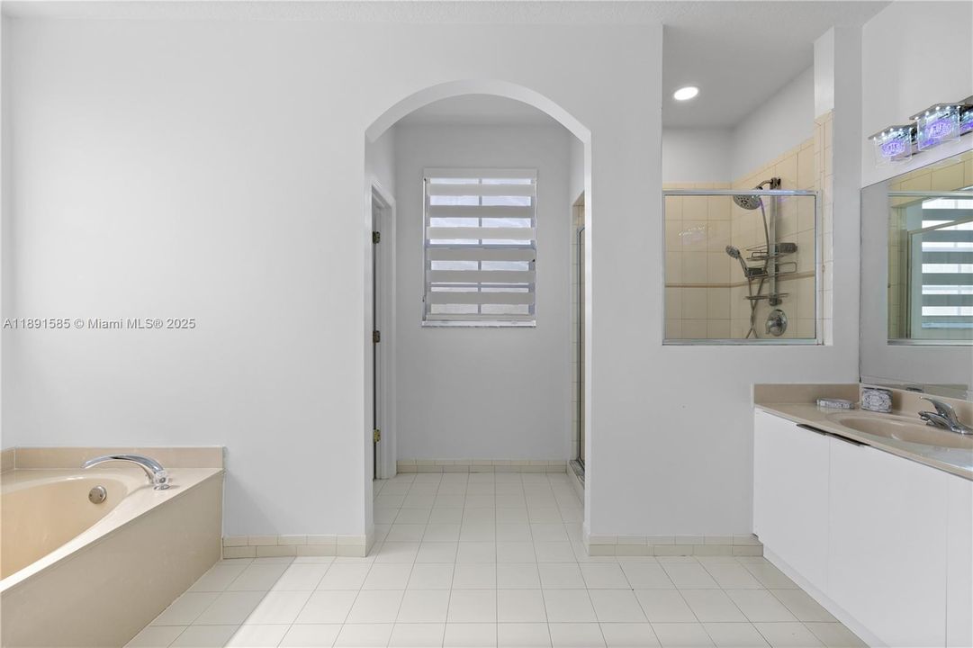 Recently Rented: $5,950 (4 beds, 3 baths, 2300 Square Feet)