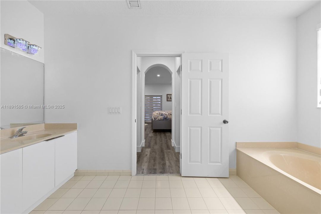 Recently Rented: $5,950 (4 beds, 3 baths, 2300 Square Feet)