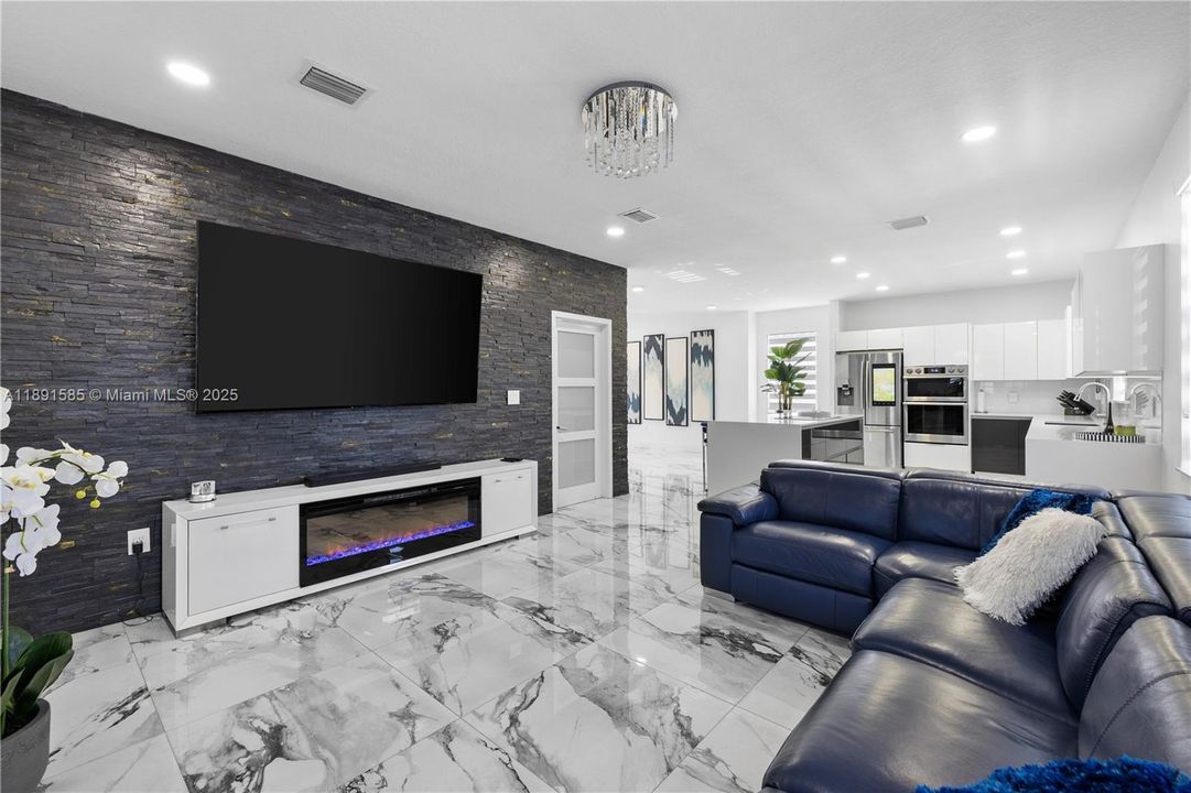 Recently Rented: $5,950 (4 beds, 3 baths, 2300 Square Feet)