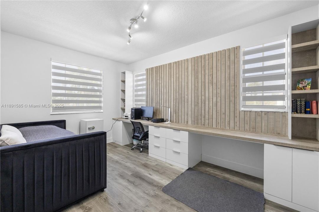 Recently Rented: $5,950 (4 beds, 3 baths, 2300 Square Feet)