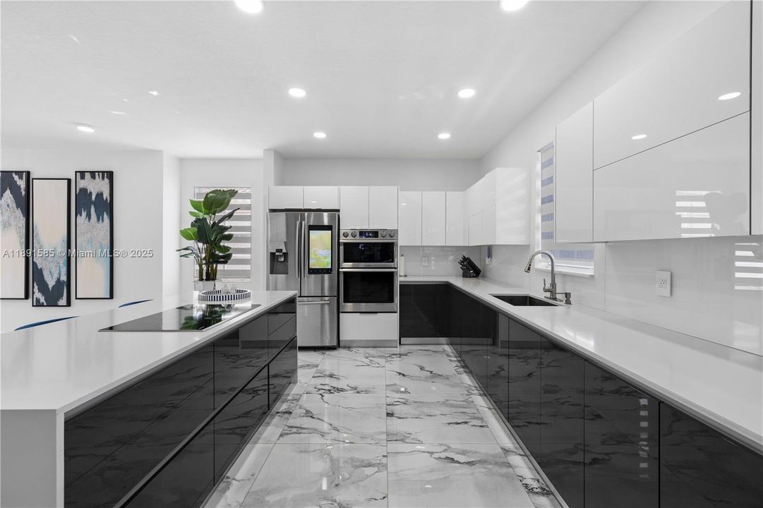 Recently Rented: $5,950 (4 beds, 3 baths, 2300 Square Feet)