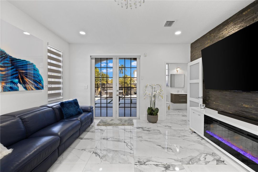 Recently Rented: $5,950 (4 beds, 3 baths, 2300 Square Feet)