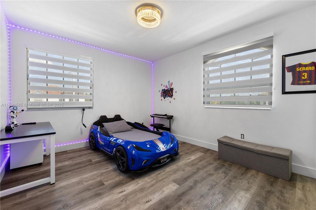 Recently Rented: $5,950 (4 beds, 3 baths, 2300 Square Feet)