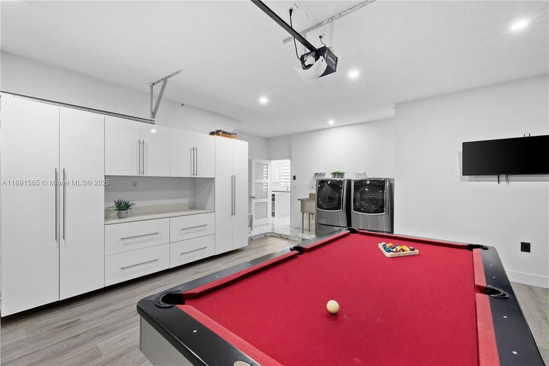 Recently Rented: $5,950 (4 beds, 3 baths, 2300 Square Feet)