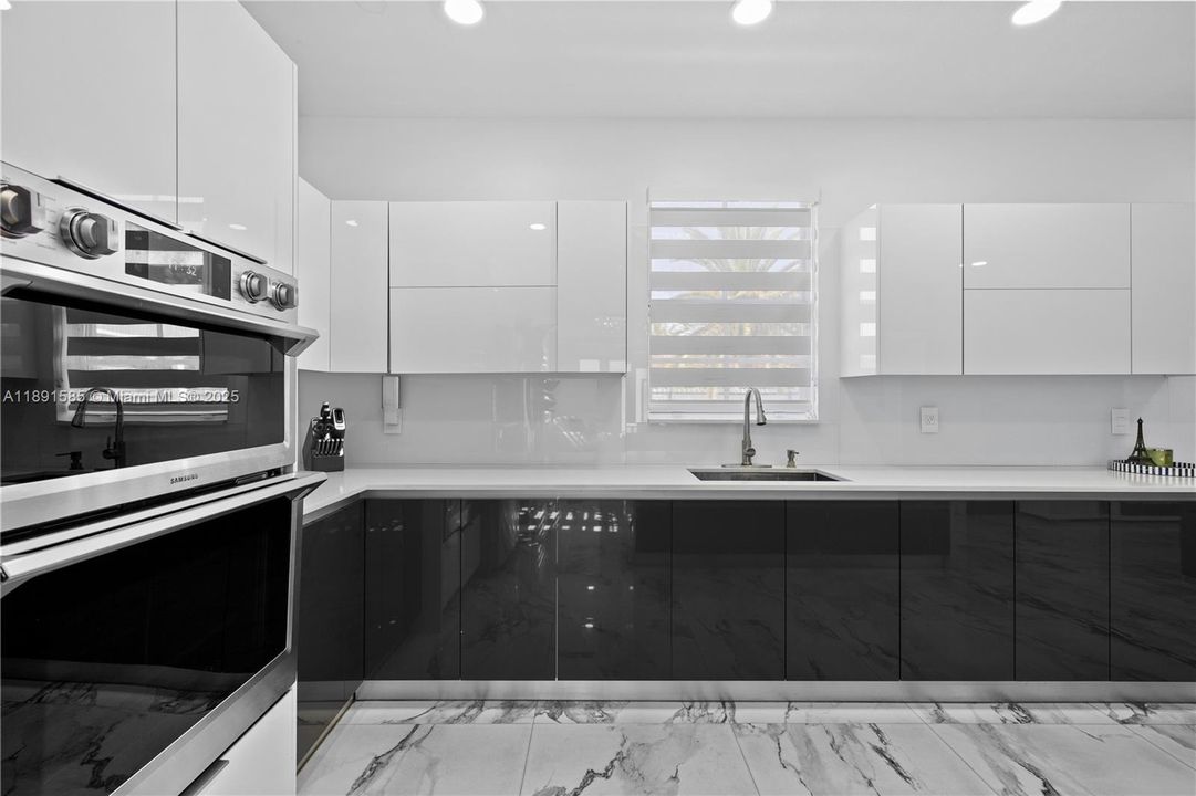 Recently Rented: $5,950 (4 beds, 3 baths, 2300 Square Feet)