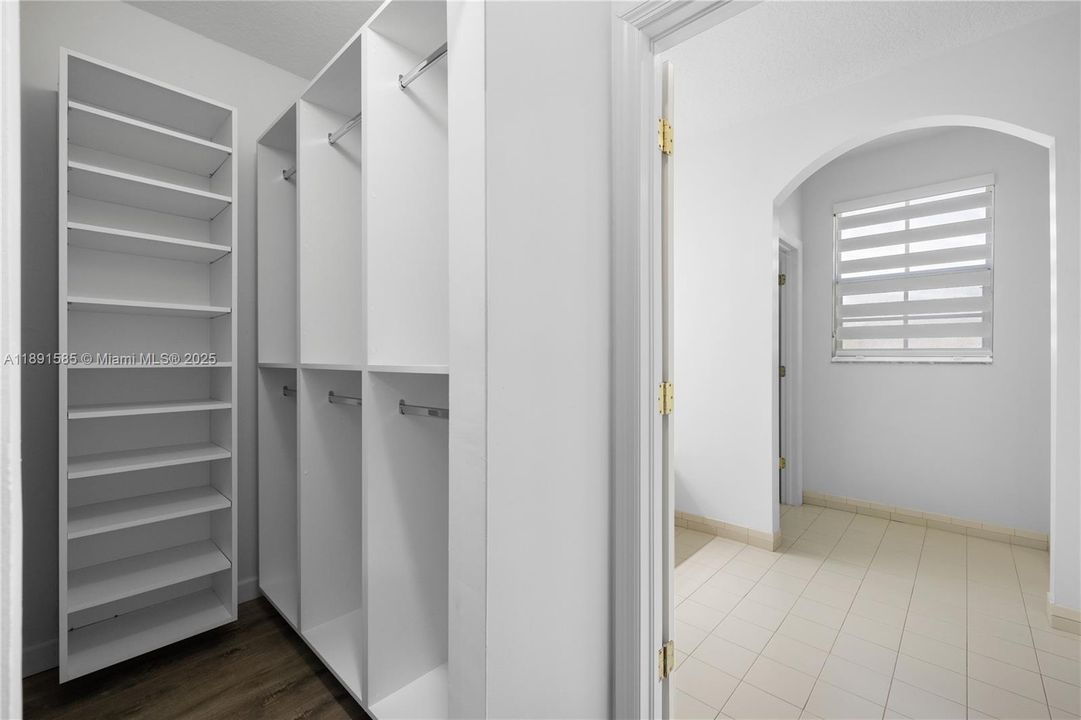 Recently Rented: $5,950 (4 beds, 3 baths, 2300 Square Feet)