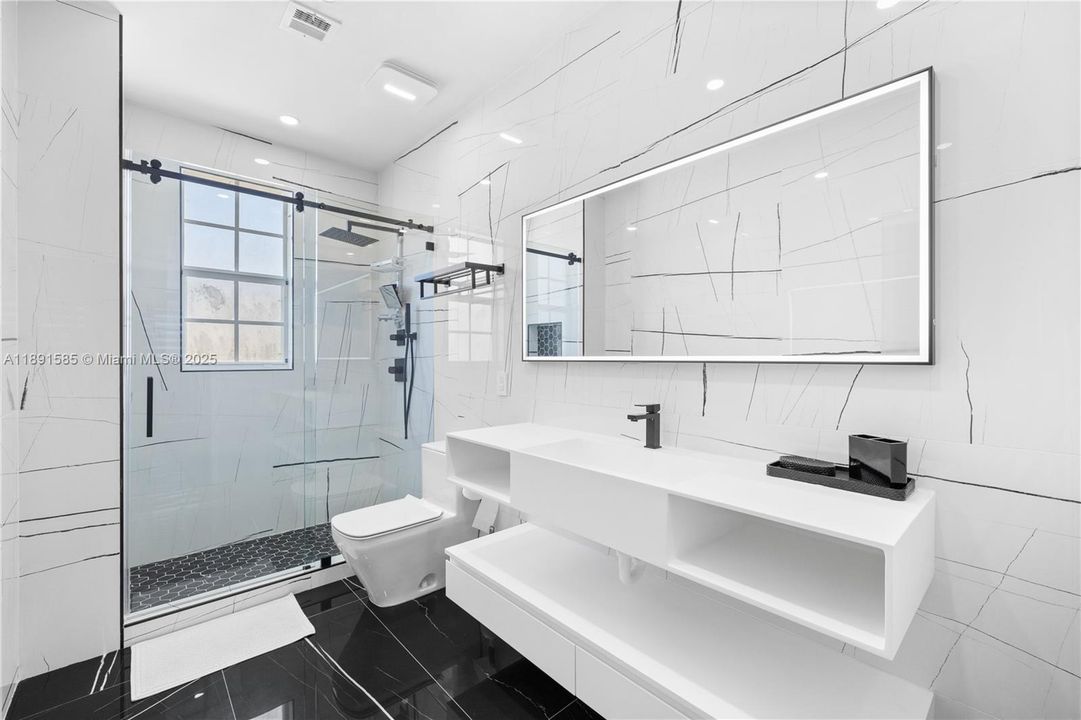 Recently Rented: $5,950 (4 beds, 3 baths, 2300 Square Feet)