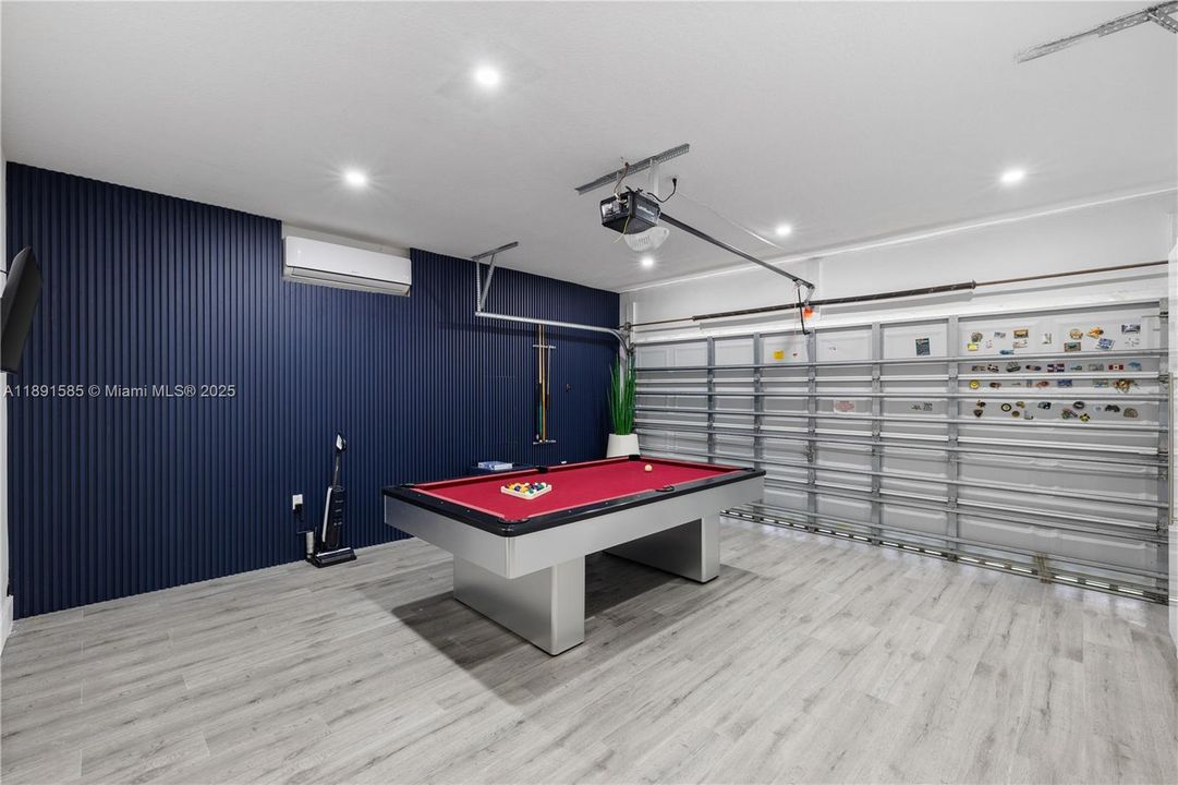 Recently Rented: $5,950 (4 beds, 3 baths, 2300 Square Feet)