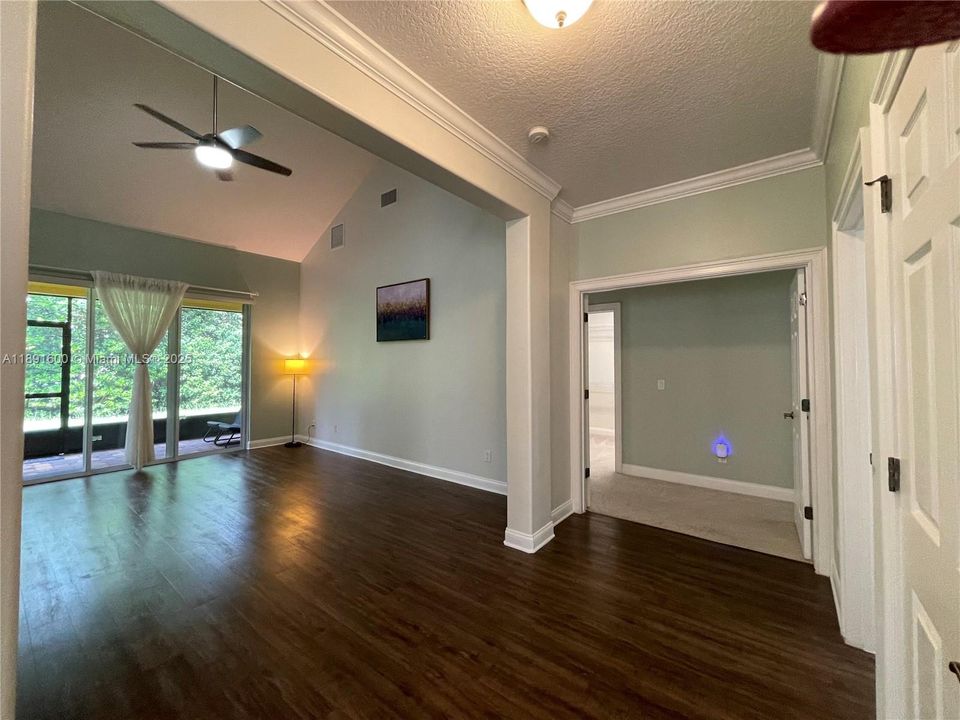 En Venta: $678,000 (3 camas, 2 baños, 2801 Pies cuadrados)