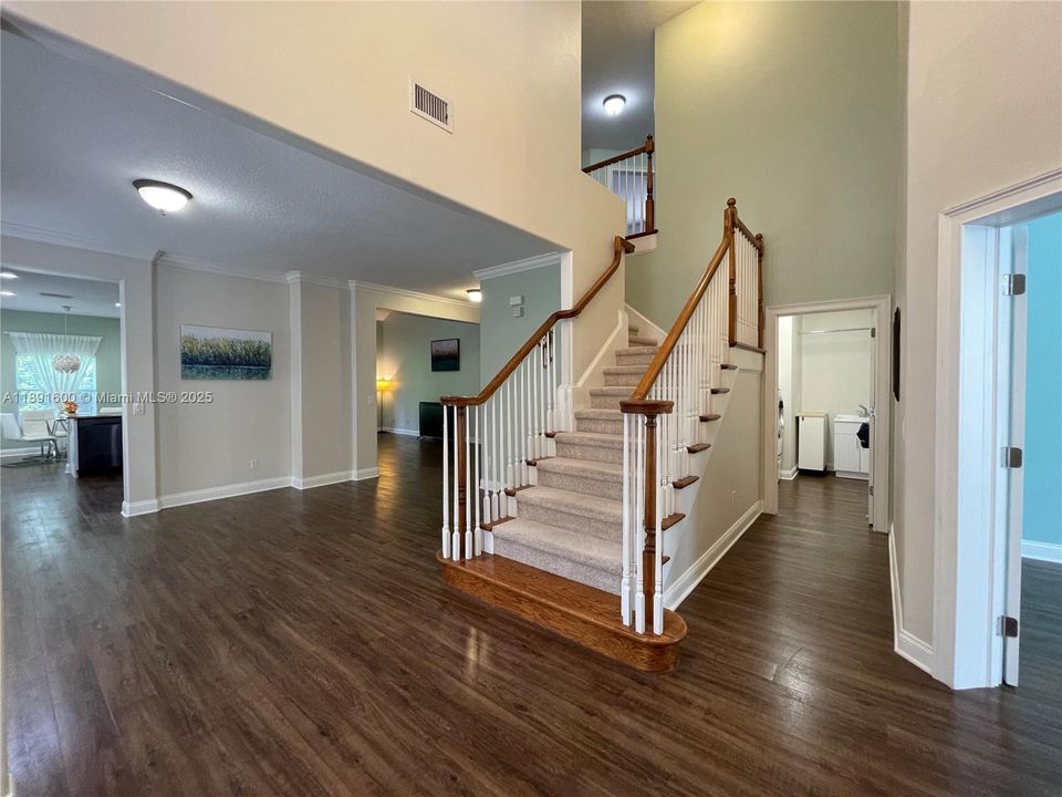 En Venta: $678,000 (3 camas, 2 baños, 2801 Pies cuadrados)