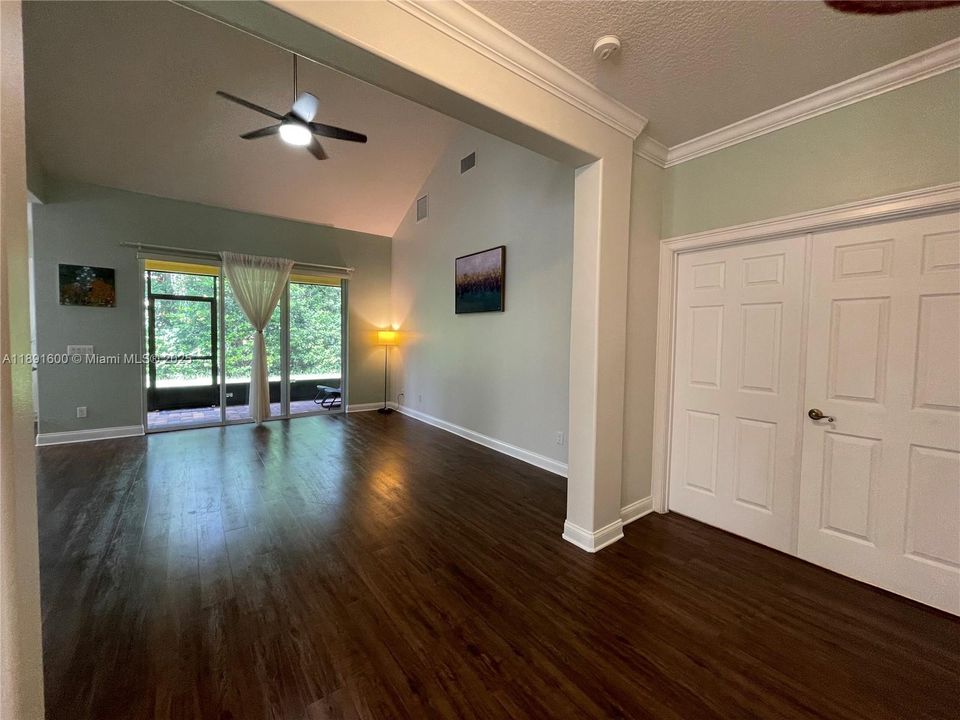 En Venta: $678,000 (3 camas, 2 baños, 2801 Pies cuadrados)