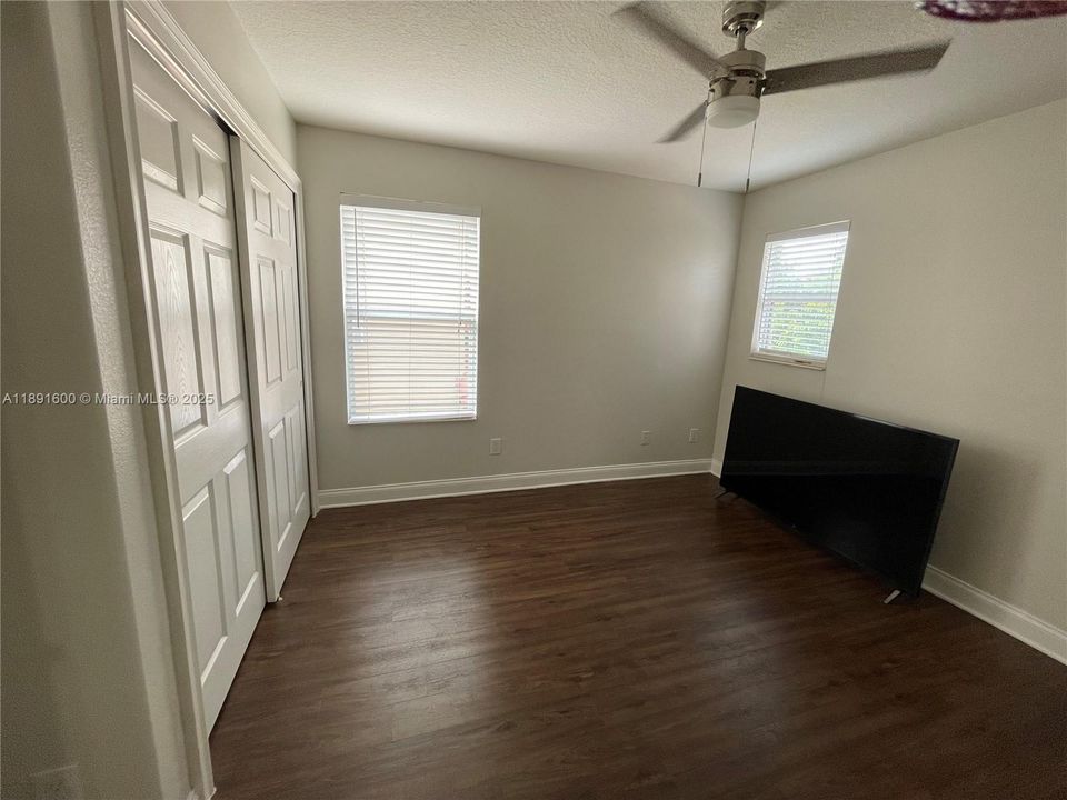 2nd bedroom